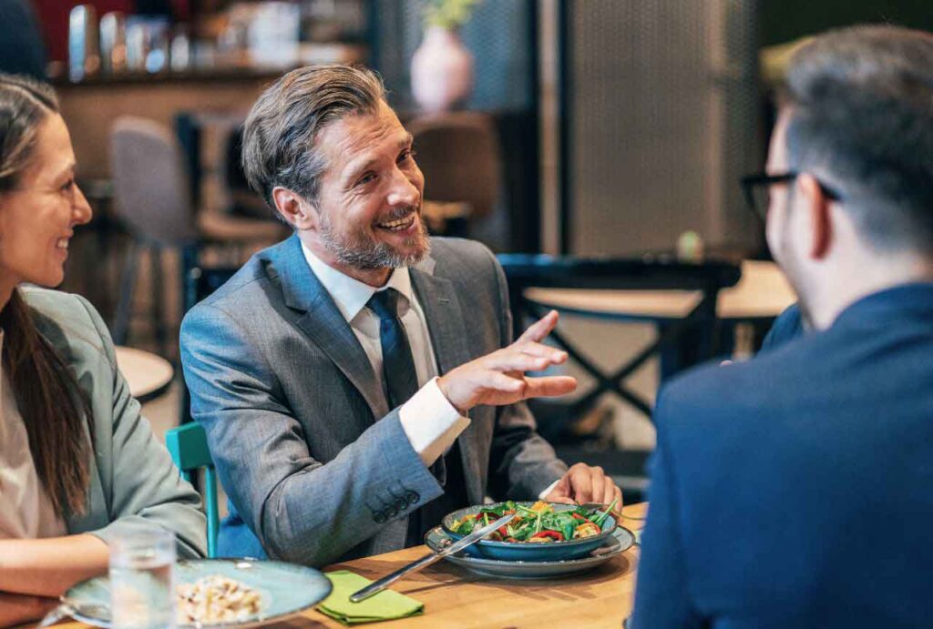 How-To-Network-And-Build-Relationships-With-Rich-People-upper-class-career-business-lunch