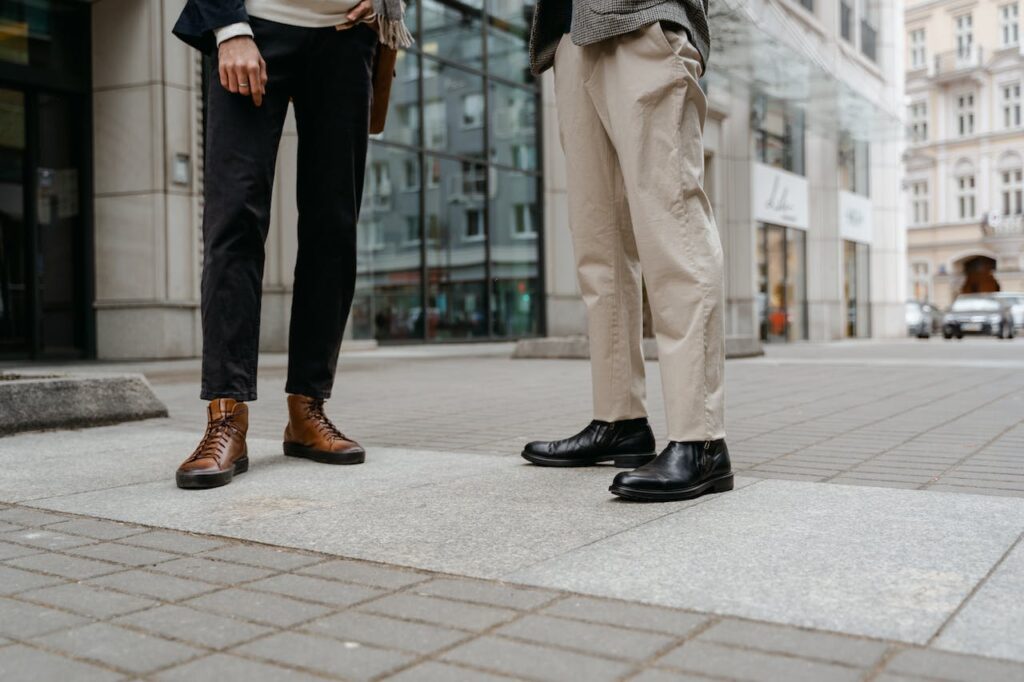 How-to-Dress-for-an-Interview-for-Males-ultimate-guide-upper-class-career-men-trousers