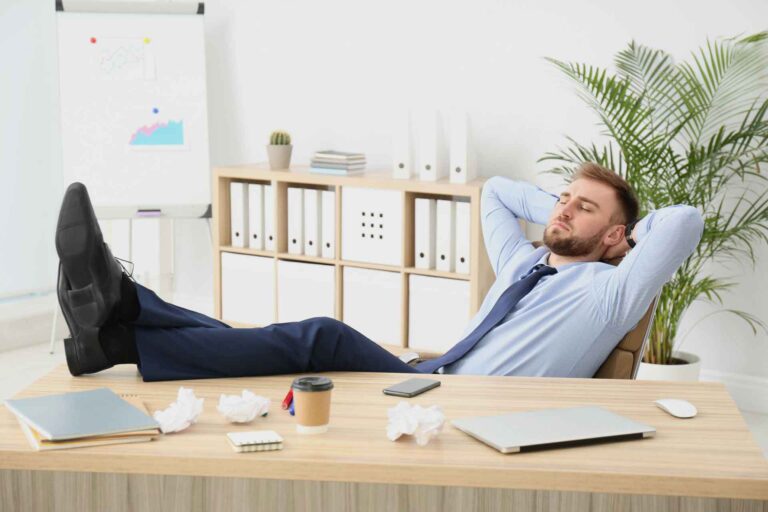 10-Careers-To-Consider-if-You-Dont-Like-Working-featured