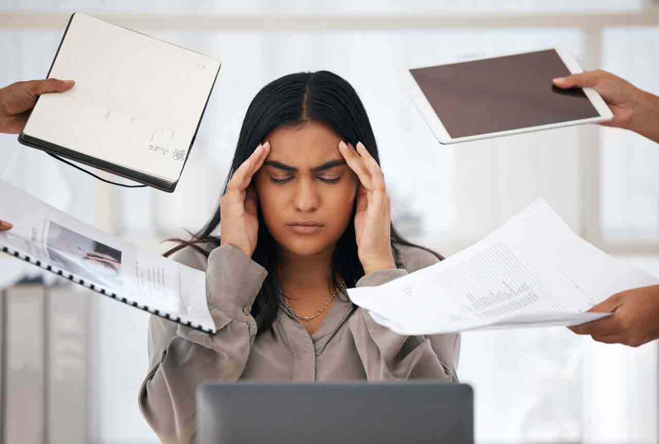 15 Best Low-Stress Jobs That Pay Well (With Salaries)