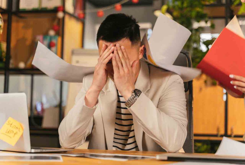 7-Clear-Signs-of-a-Toxic-Work-Environment-You-Should-Never-Ignore-stress