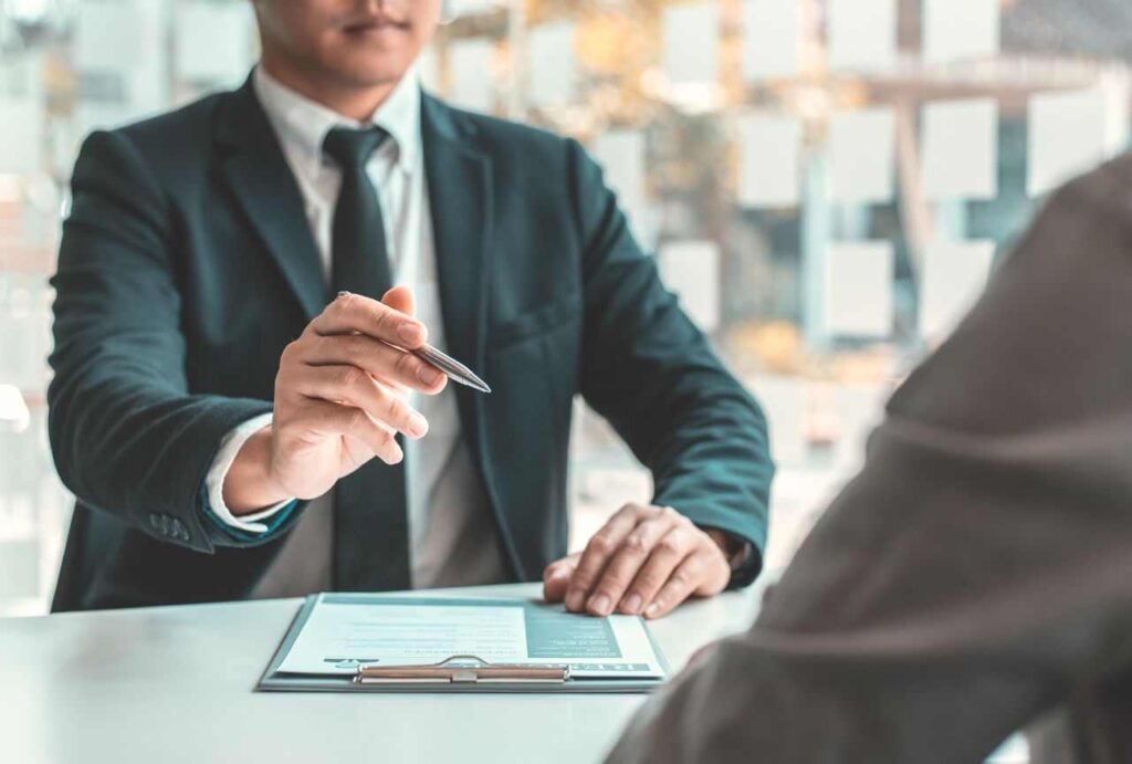 How-to-Smartly-Answer-The-Most-Annoying-Question-Why-Should-We-Hire-You-featured