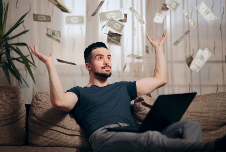 7-Real-Ways-People-Are-Using-To-Make-Money-with-AI-in-2025-featured