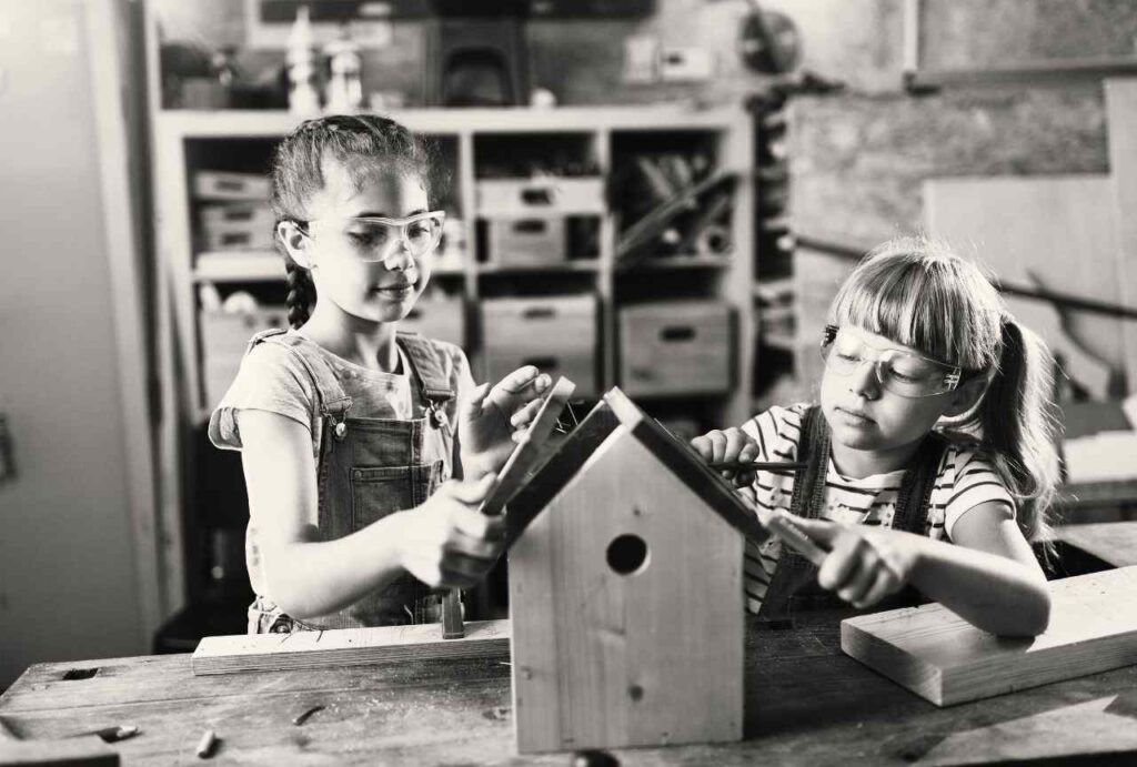 Subjects-That-Were-Once-Taught-in-Schools-But-Don-t-Exist-Anymore-woodshop