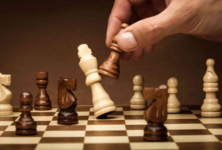 15-Traits-of-Highly-Intelligent-People-That-Most-Dont-Notice-featured