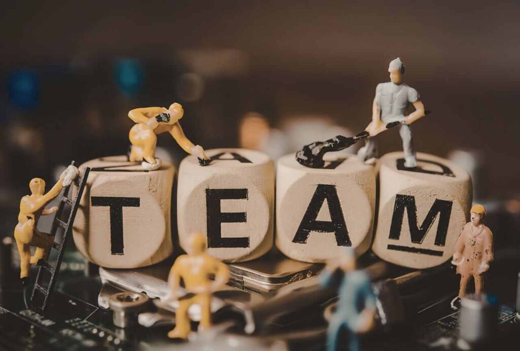 35-Powerful-Teamwork-Quotes-That-Inspire-Stronger-Teams-hands